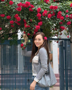 Vợ Công Lý diện loạt đồ phong cách ‘giàu ngầm’ trên phố Hàn Quốc