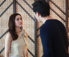 Vợ phạm lỗi, bố vợ làm 5 mâm cỗ để lấy lòng con rể, cơm nước xong xuôi ông tuyên bố một điều khiến cả nhà muốn ngất