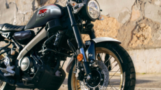 Yamaha XSR125 Legacy 2025 ra mắt: Mâm nan hoa, ống xả vuốt cao và nhiều nâng cấp ‘ăn tiền’!