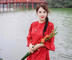 2 sao nữ có học vị Thạc sĩ: Làm mẹ 4 con vẫn trẻ đẹp mặn mà, hôn nhân viên mãn bên chồng nghệ sĩ