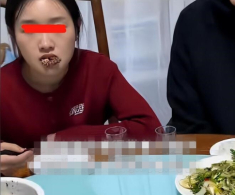 30 tuổi vẫn chưa có bạn trai, cô gái muốn “độn thổ” khi thấy người bố mẹ giới thiệu cho mình