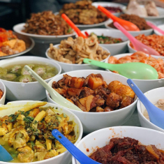 4 quán “cơm bụi” đắt nhất nhì Hà Nội, 200.000 đồng/suất mà đông nườm nượp, giữ khách nhờ nguyên tắc bất di bất dịch