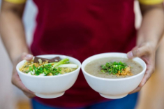 5 địa chỉ dành cho “tín đồ” cháo vịt ở Sài Gòn, nguyên liệu chuẩn vịt quê, quán vỉa hè chất lượng nhà hàng