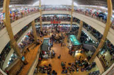 5 khu chợ đậm chất Hà Nội, mua sắm thoải mái, ăn uống no nê, check-in quên lối về