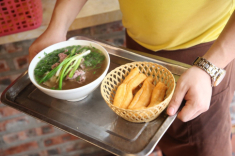 5 quán phở hút khách nhất Hà Nội: Có nguyên tắc đặt tên độc lạ, tuổi đời hàng chục năm, mỗi ngày bán vài trăm bát 