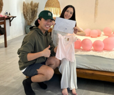 Ái nữ NSƯT Xuân Hinh sinh con đầu lòng với chồng điển trai, “vua hài đất Bắc” chính thức lên chức ông ngoại