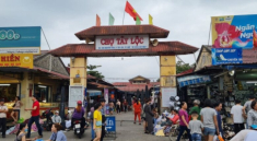 Ăn sập đủ món ngon giá bình dân ở khu chợ giá rẻ nhất xứ Huế, ai đi cũng mê không muốn về