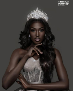 Bất ngờ với nhan sắc thực của “viên ngọc đen” từng gây xôn xao Miss World 2025
