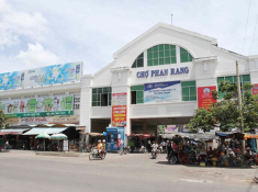 Bên trong khu chợ truyền thống lâu đời bậc nhất Ninh Thuận: Du khách mê mệt vì thứ gì cũng siêu rẻ