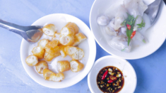 Bí mật nồi cháo trai móng giò 30 tuổi ở Hà Nội, bao năm giá không đổi, chẳng biển hiệu mà khách đông nườm nượp 