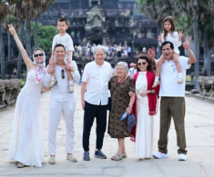 Bố lai Pháp của Hồ Ngọc Hà cao lớn hơn con rể Kim Lý, ở tuổi 72 vẫn cực khỏe, kiệu cháu gái trên vai