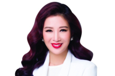 Bóng hồng làng hài có biệt danh do Chí Trung đặt, lấy chồng kém 9 tuổi, vào phòng đẻ vẫn được gọi đi quay phim