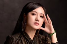 Bóng hồng quyền lực của VTV: Từng bị khán giả viết thư đòi “đuổi” khỏi đài, gần 30 năm giấu chồng với công chúng