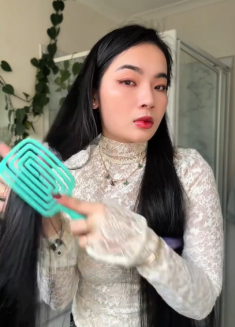 Cách chọn lược chải đầu hạn chế rụng tóc