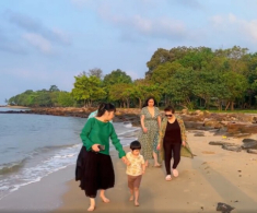 Cháu ngoại NSND Hồng Vân lớn lên ở Mỹ đẹp như búp bê, mắt to hệt lai Tây bảo sao cả nhà mê mẩn
