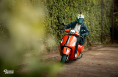 Cháy phố với Vespa GTS Super Sport 150 2025 vừa ra mắt: Màu cam mới, chất lừ!