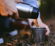 Chiếc cốc này hầu như nhà nào cũng có, dùng quanh năm nhưng hiếm ai biết nó có thể biến nước nóng thành “nước độc”