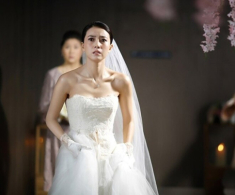 Chồng cũ bất ngờ dự đám cưới, món quà anh để lại khiến tôi òa khóc trong đêm tân hôn