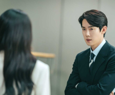 Chồng đòi ly hôn khi tôi muốn ra nước ngoài học với sếp, một năm sau anh phải hối hận