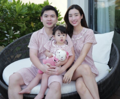 Con gái Đỗ Mỹ Linh mới gần 2 tuổi đã được khen “chuyên nghiệp” hơn mẹ, cháu cưng Bầu Hiển bị trêu vì “nói nhiều”