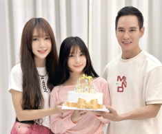 Con gái Lý Hải được ví như phiên bản mini của mẹ Minh Hà, đọ sắc với bà ngoại U70 trẻ đẹp, sành điệu