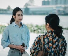 Con gái riêng đến gặp, tôi cho 5 triệu, chồng hiện tại hỏi một câu tôi òa khóc cảm ơn