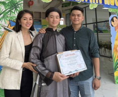 Con trai Lê Phương đứng cao “hơn 1 cái đầu” so với các bạn cùng lớp, khoe thành tích học tập khiến bố mẹ tự hào