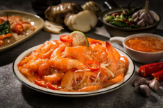 Đặc sản “nước chấm hoàng gia” xứ Huế, chế biến 10 ngày mới ra lò, muốn ăn ngon phải biết cách
