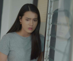 Đến nhà chồng cũ thăm con gái thì nghe tiếng rên của anh, tôi chết lặng khi thấy vật anh cầm trên tay