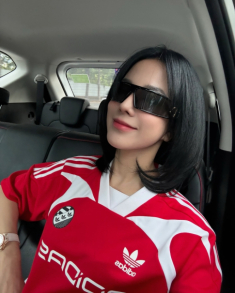 Diệp Lâm Anh uốn tóc chữ C đón hè