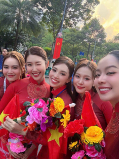 Đọ nhan sắc 3 nàng hậu xuất hiện trong lễ diễu binh, không mặt hoa da phấn vẫn xao xuyến lòng người