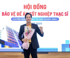 Đoàn Minh Tài nhận bằng Thạc sĩ ở tuổi 41, ngoại hình phong độ nhưng bị bạn gái gọi là “chú”