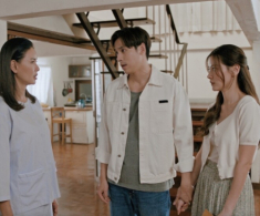 Đưa mẹ chồng tương lai đi ăn, khi món ăn lên bàn, chủ nhà hàng liền khuyên tôi chia tay