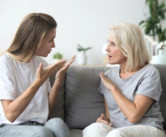 Đuổi con gái ra khỏi nhà, không ngờ mới được nửa tháng con quay về khiến chồng tôi nổi giận