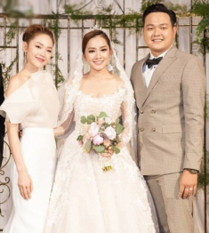 Em dâu Minh Hằng là mỹ nhân nức tiếng một thời, nay kín tiếng vẫn đẹp rạng ngời, ăn mặc giản đơn mà tinh tế