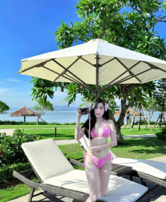 Em gái Văn Toàn diện bikini nóng bỏng, khoe visual cực phẩm