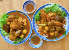 Ghé Cà Mau xì xụp món ăn nóng hổi cay xè: 5 địa chỉ ngon nức tiếng du khách nào cũng đến thử bằng được