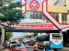 Giữa lòng Buôn Ma Thuột có khu chợ sầm uất bậc nhất, bán đủ món đặc sản rừng ngon-bổ-rẻ khó nơi nào có