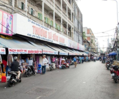 Giữa Sài Gòn có một khu chợ rẻ và lâu đời bậc nhất, chỉ bán duy nhất một loại hàng mà đến nay vẫn tấp nập