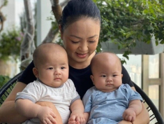 Hai con trai song sinh đã 6 tuổi, cô hiệu phó hot nhất MXH Văn Thùy Dương U60 thông báo tiếp tục “nằm ổ”