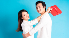 Hâm nóng tình cảm vợ chồng: Bí quyết khiến nàng cảm động ngày Valentine