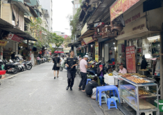 Hàng chả rươi truyền thống hơn 30 năm ở phố cổ