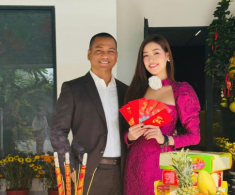 Hoa hậu Khánh Vân hạnh phúc bên ông xã hơn 17 tuổi, khoe bố ruột thân thiết với con rể