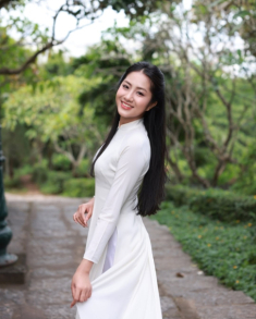 Hoa hậu Trúc Linh tích cực giới thiệu cảnh đẹp quê Phú Yên