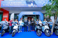 Honda bàn giao xe điện CUV e: cho những khách hàng thuê xe đầu tiên tại TP.HCM