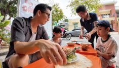Khách Nhật thử món đặc sản béo ngậy ở Quy Nhơn, 3 bát hết 54.000 đồng