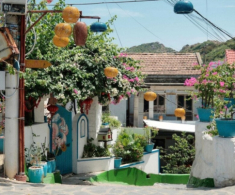 Khám phá nơi mệnh danh “Santorini thu nhỏ” ở Việt Nam, góc nào nhìn cũng điện ảnh, hút khách du lịch nhờ sự bình yên