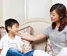Khoe mẽ với hàng xóm có 2 tỷ tiết kiệm, phản ứng của các con khiến tôi hối hận