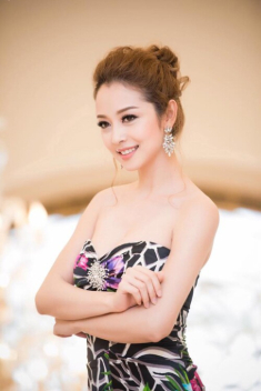 Không còn lo tóc búi sẽ làm lộ khuyết điểm, chị em tham khảo ngay các kiểu tóc búi phù hợp khuôn mặt