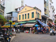Khu chợ được mệnh danh là “chợ nhà giàu” giữa lòng phố cổ Hà Nội: Thiên đường ẩm thực bán “cơm nhà” cho người lười